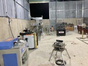 Máy gia công cửa nhôm mua như thế nào