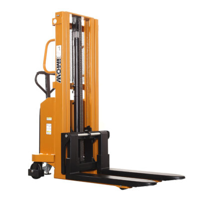 xe nâng bán tự động