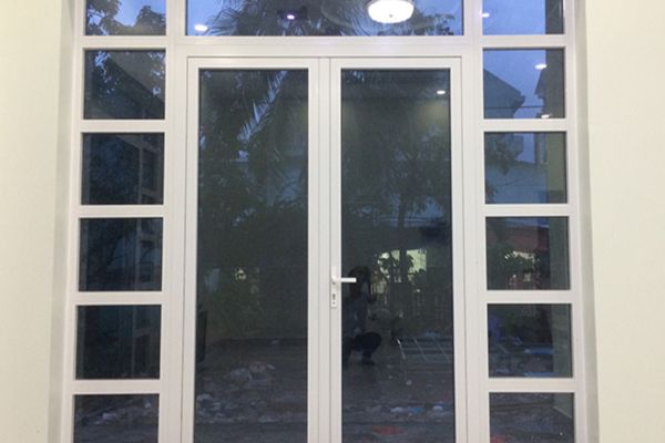 Có nên làm cửa nhựa lõi thép khôngCó nên làm cửa nhựa lõi thép không