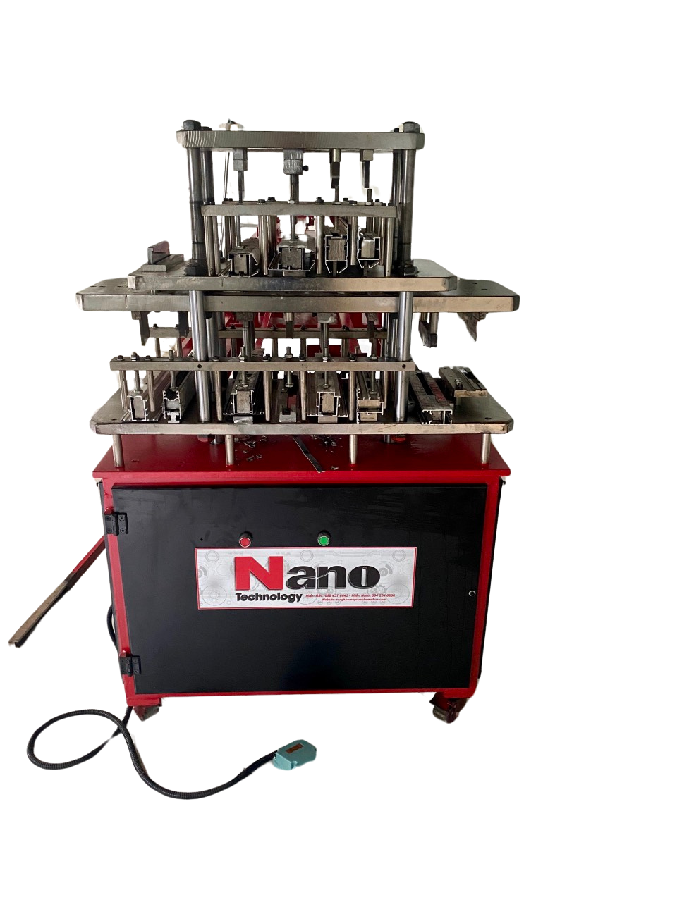 Máy Đột Dập Thủy Lực: Giải Pháp Tối Ưu Cho Gia Công Cửa Nhôm