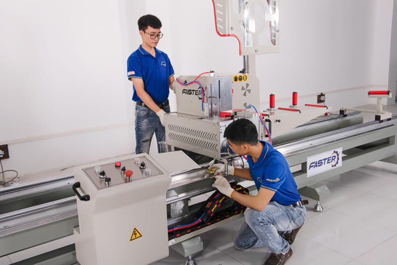 Bí Quyết Chọn Máy Cắt Nhôm Hoàn Hảo: Đừng Mua Nếu Chưa Đọc Bài Này