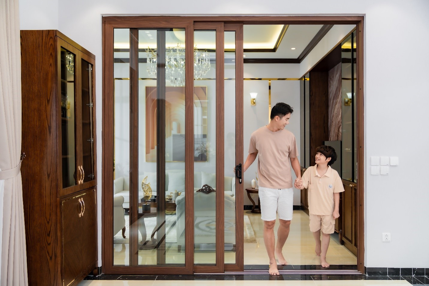 Nên Chọn Cửa Nhôm Xingfa Hay Cửa Nhựa Lõi Thép