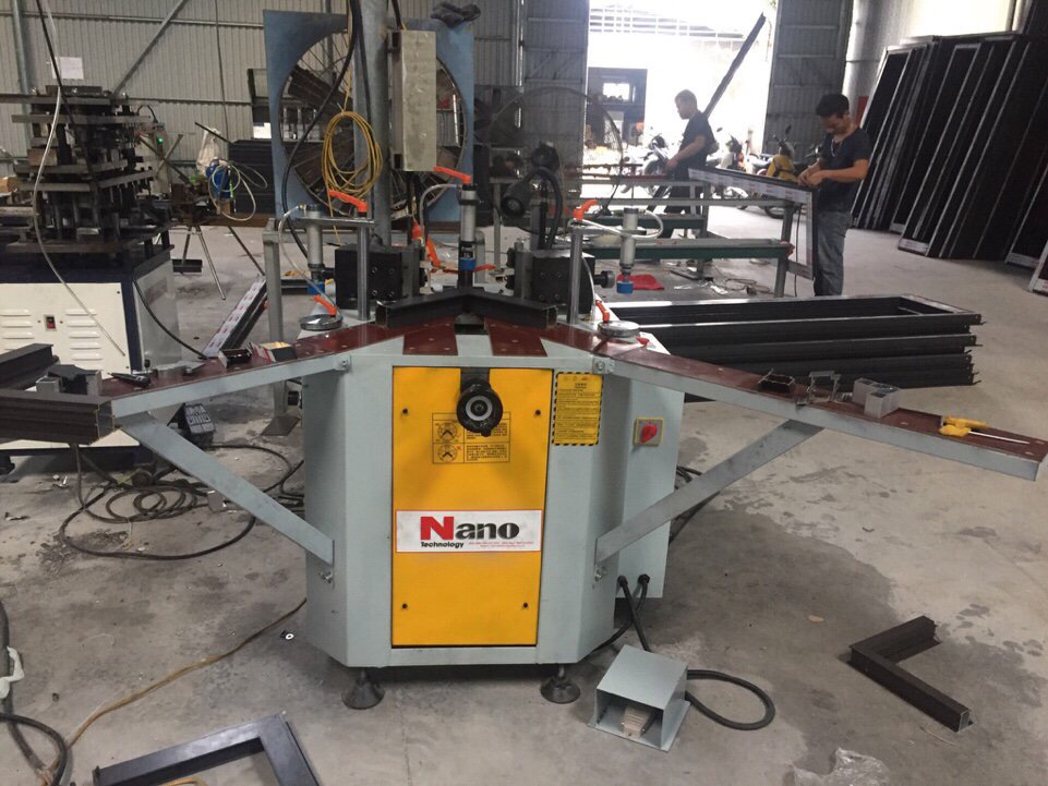 So Sánh Các Dòng Máy Ép Góc Thủy Lực Trên Thị Trường Hiện Nay